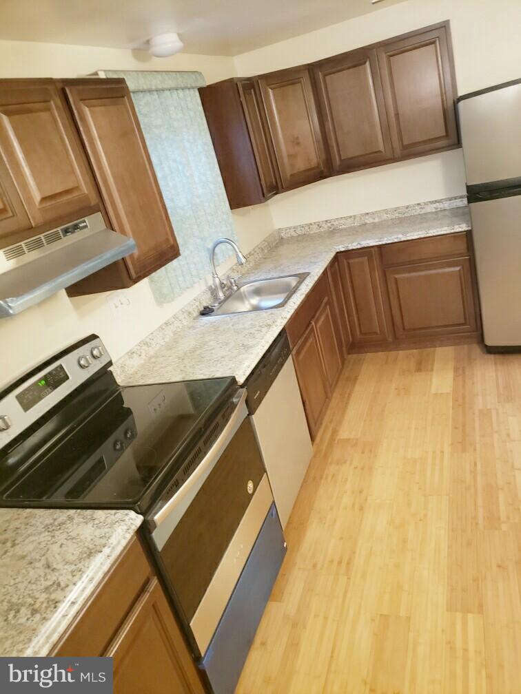 12525 Tove Road Clinton, MD 20735 - Photo 4 of 19 Kitchen