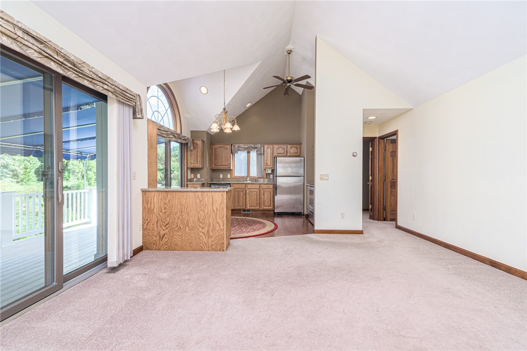 31 Kingfisher Road South Kingstown, RI 02879 - Photo 3 of 24 Spacious, bright open living area