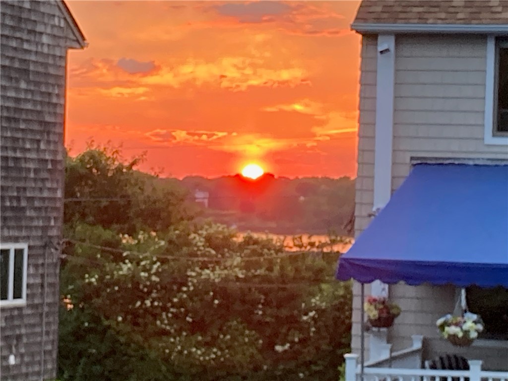 31 Kingfisher Road South Kingstown, RI 02879 - Photo 10 of 24 Sunset!
