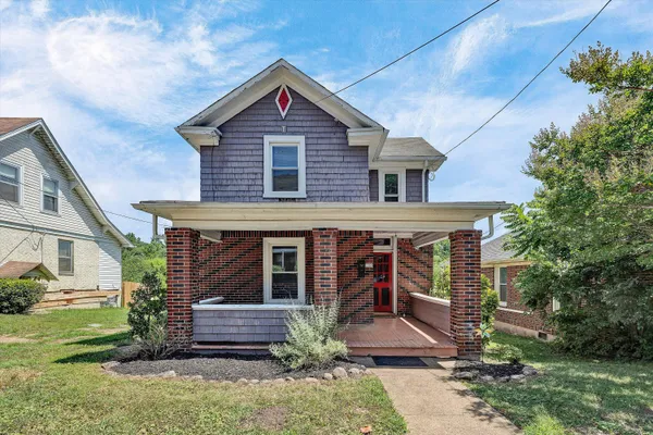 $190,000 | 762 Arbutus Avenue Southeast, Roanoke, VA 24014