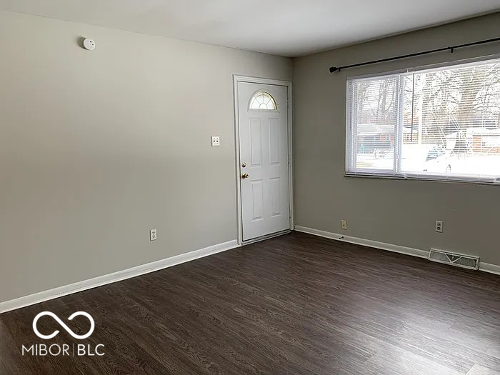 1272 North Ridgeview Drive Indianapolis, IN 46219 - Photo 3 of 15