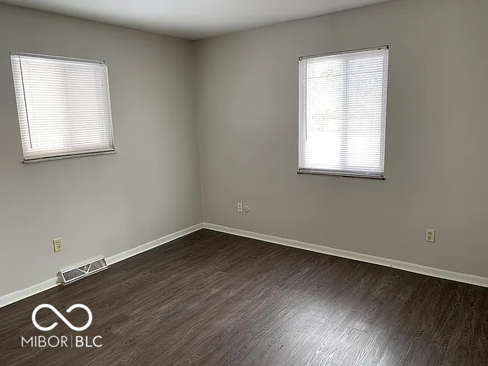 1272 North Ridgeview Drive Indianapolis, IN 46219 - Photo 9 of 15