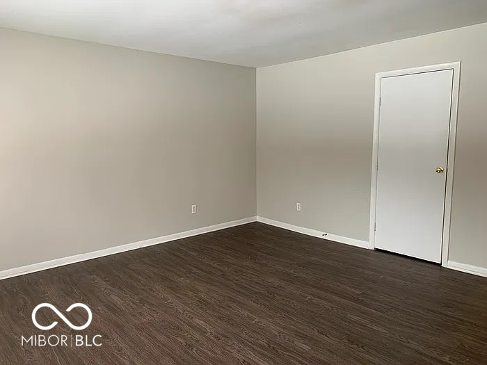 1272 North Ridgeview Drive Indianapolis, IN 46219 - Photo 10 of 15