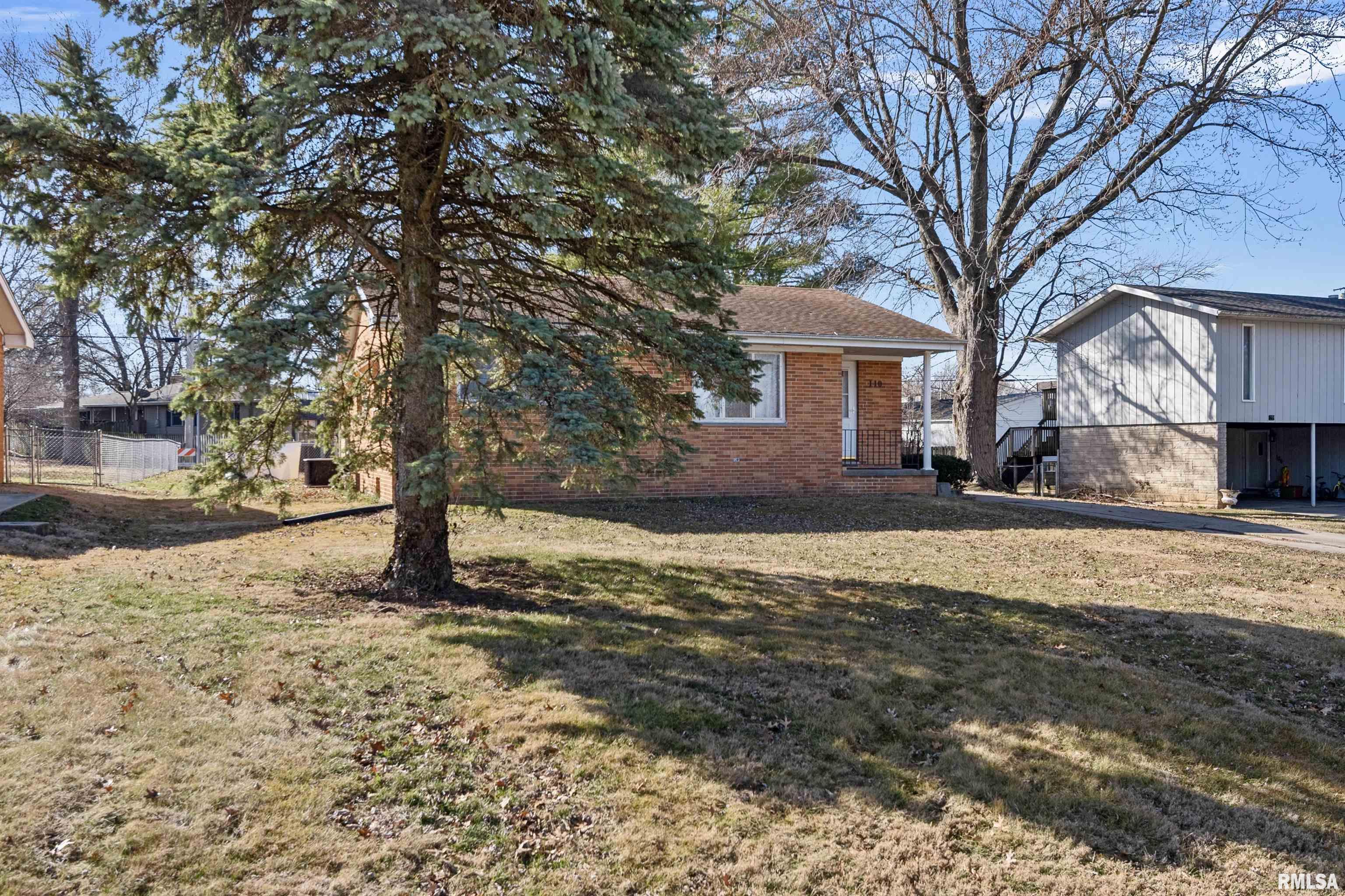110 Willow Road Rochester, IL 62563 - Photo 3 of 34