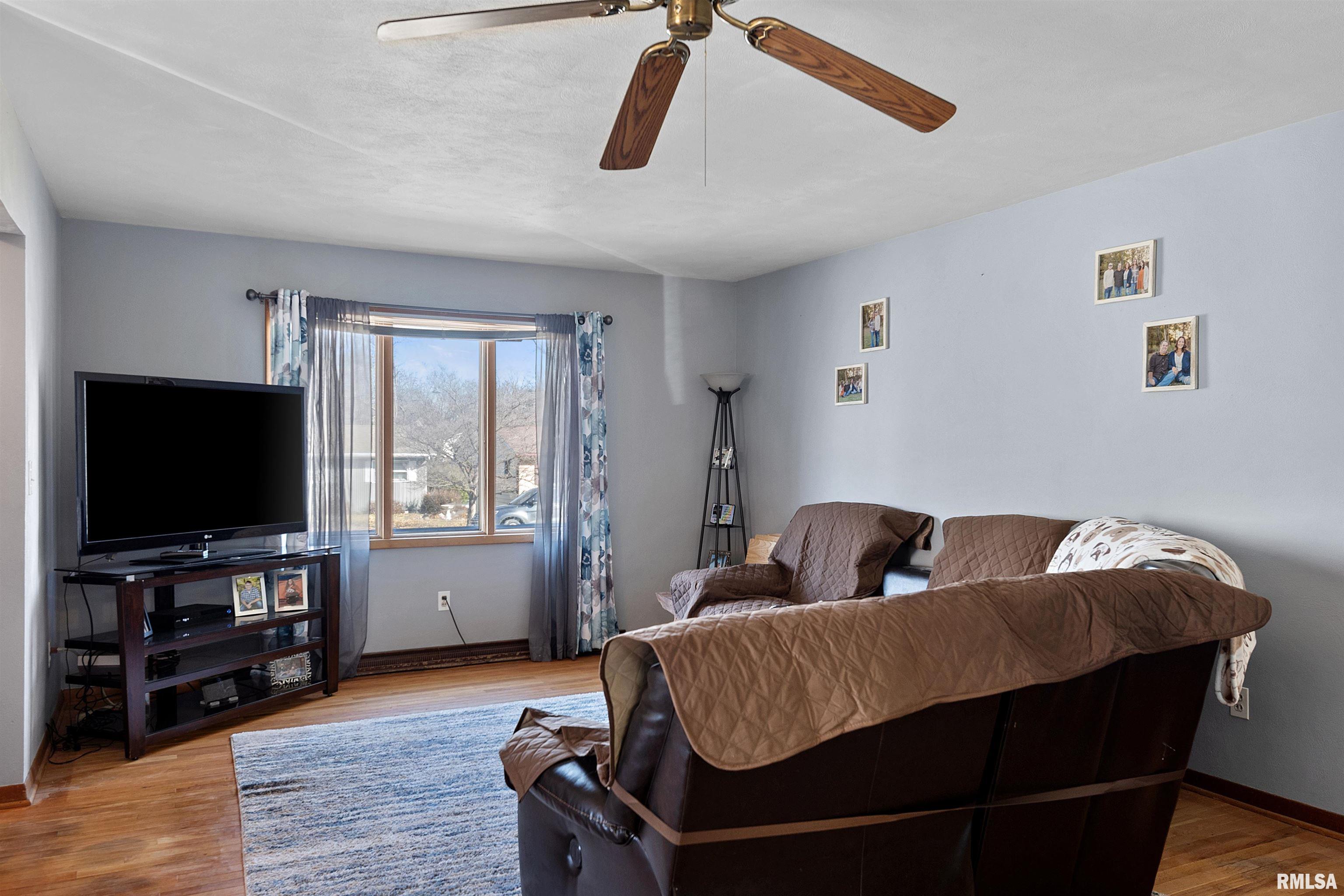 110 Willow Road Rochester, IL 62563 - Photo 4 of 34