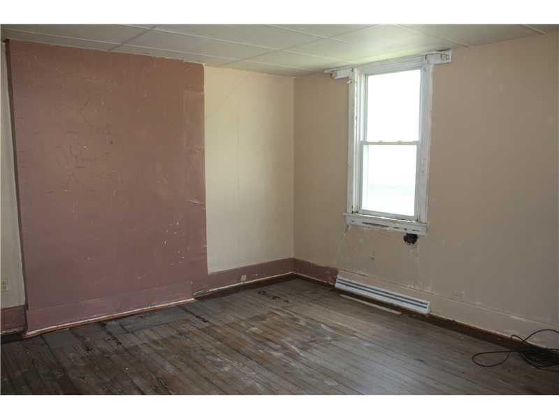 588 Joffre Bulger Road Bulger, PA 15019 - Photo 8 of 12 Living Room.