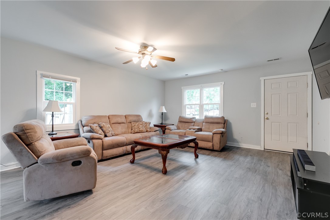 9504 Meadowgreen Road Henrico, VA 23294 - Photo 4 of 21