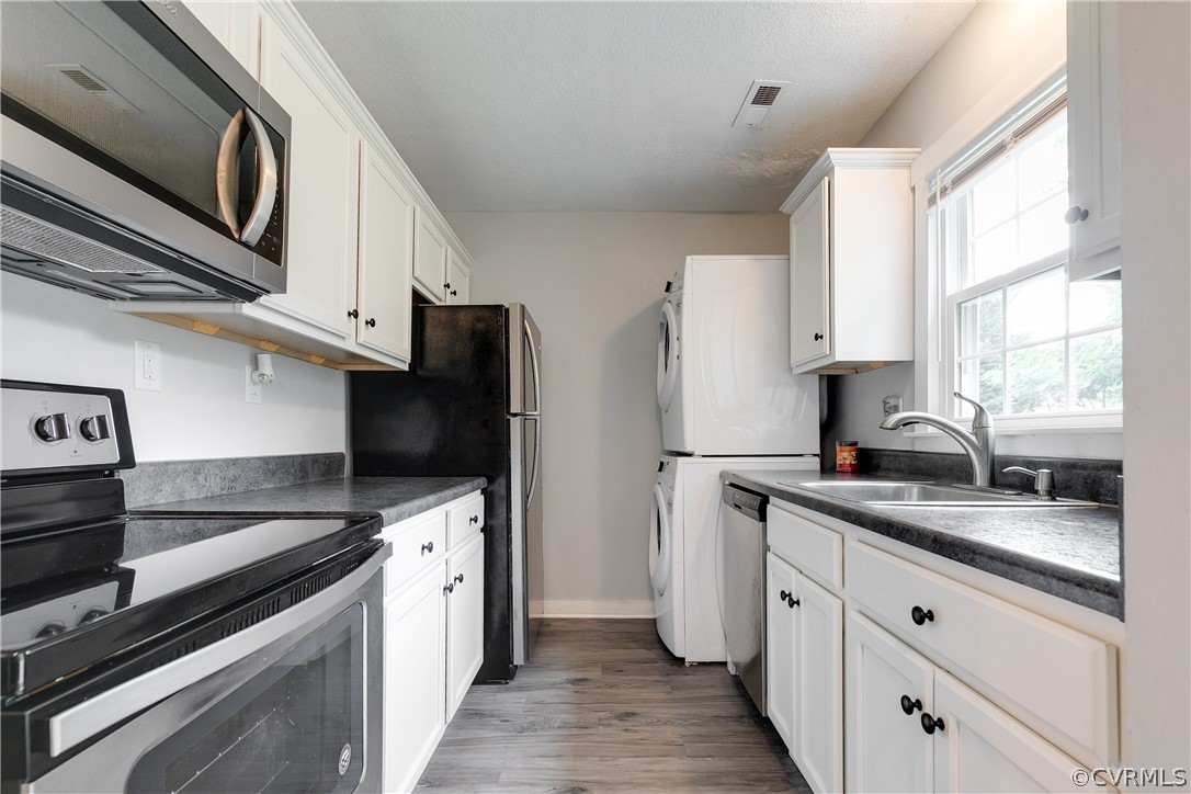 9504 Meadowgreen Road Henrico, VA 23294 - Photo 8 of 21