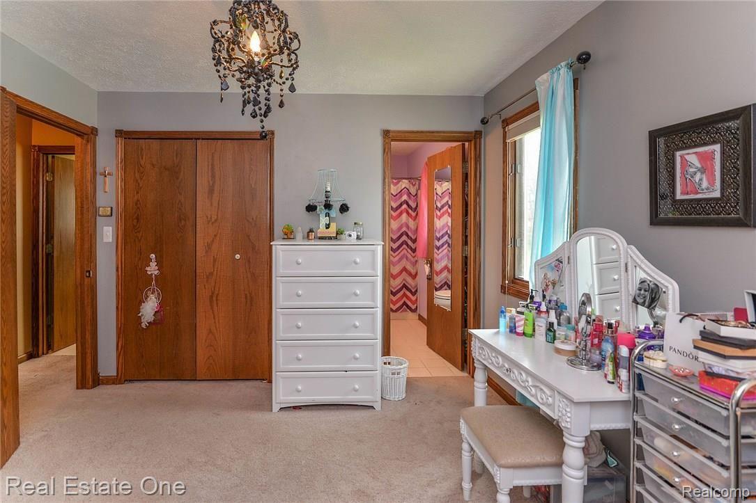 255 Triangle Lake Road Howell, MI 48843 - Photo 21 of 48 31_18.jpg