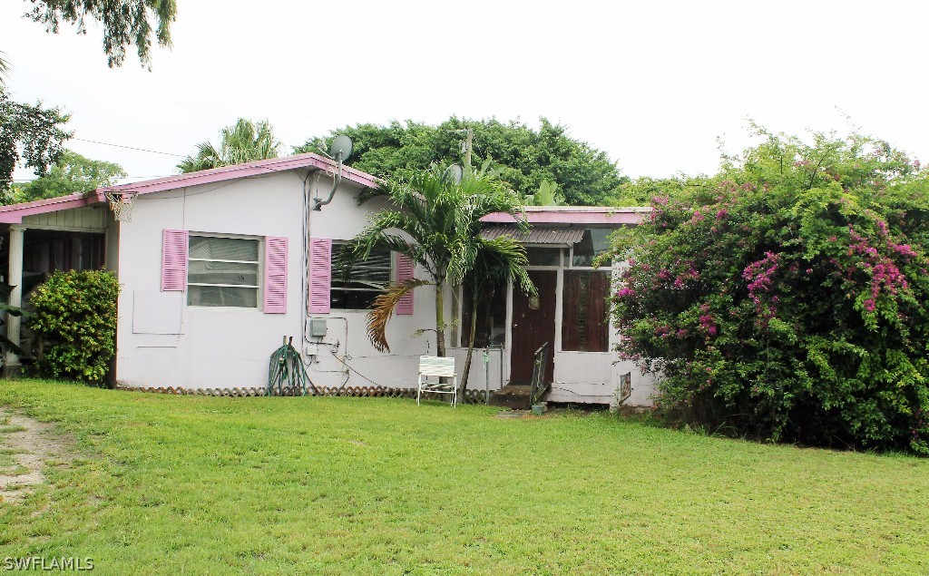 915 Bacom Point Road Pahokee, FL 33476 - Photo 1 of 8 Gallery Image 1