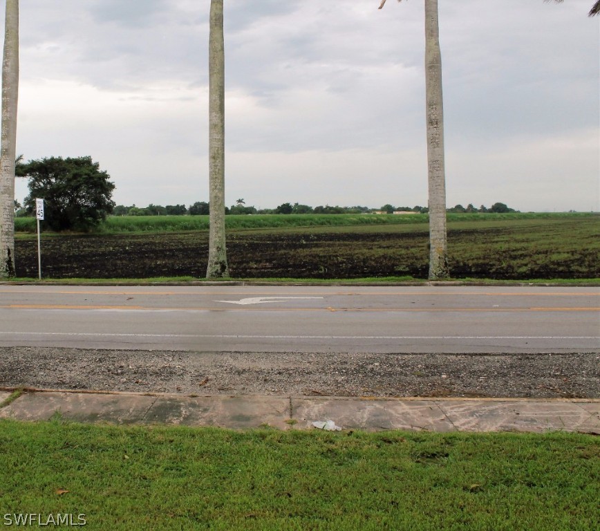 915 Bacom Point Road Pahokee, FL 33476 - Photo 3 of 8 Gallery Image 3