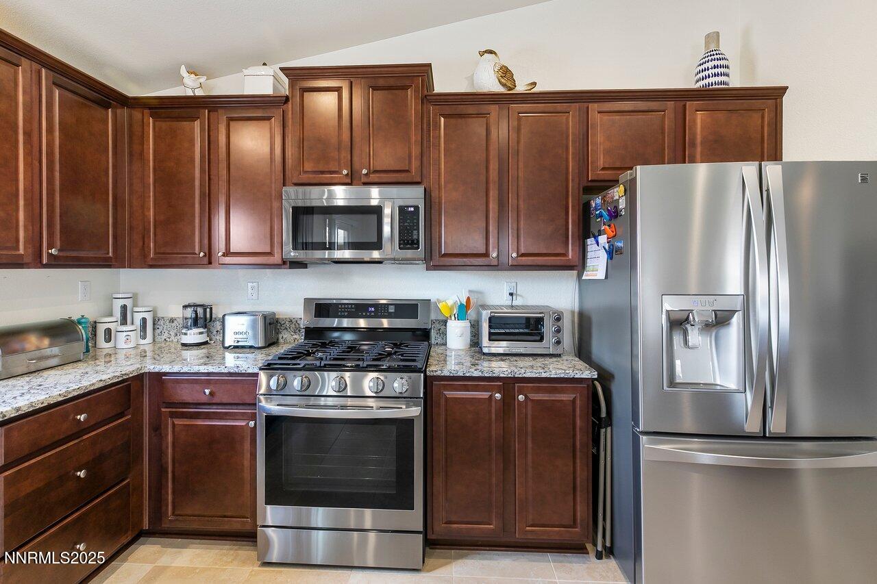 183 Deerfield Road Dayton, NV 89403 - Photo 9 of 29 Kitchen 4