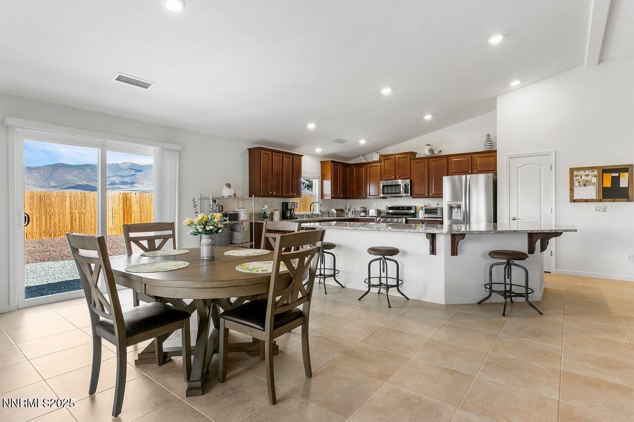 183 Deerfield Road Dayton, NV 89403 - Photo 10 of 29 Dining Area 4