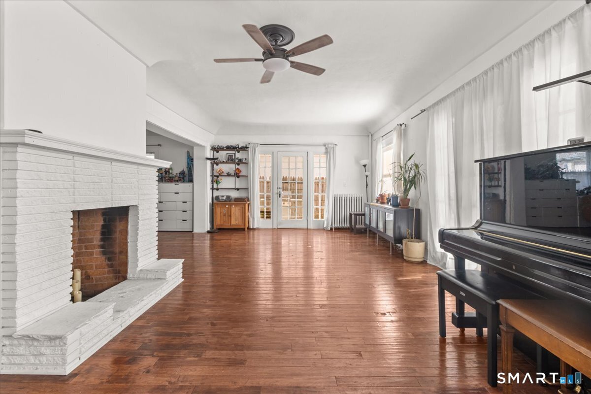 16 Lilley Road West Hartford, CT 06119 - Photo 2 of 16