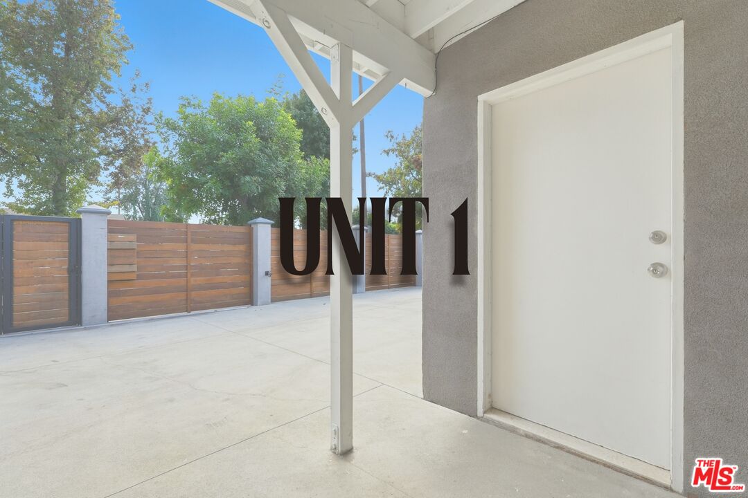18149 Welby Way Reseda, CA 91335 - Photo 3 of 50 a view of entryway