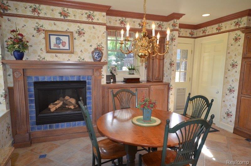 425 Washington Road Grosse Pointe, MI 48230 - Photo 9 of 25 Eating Area w/Gas FPL
