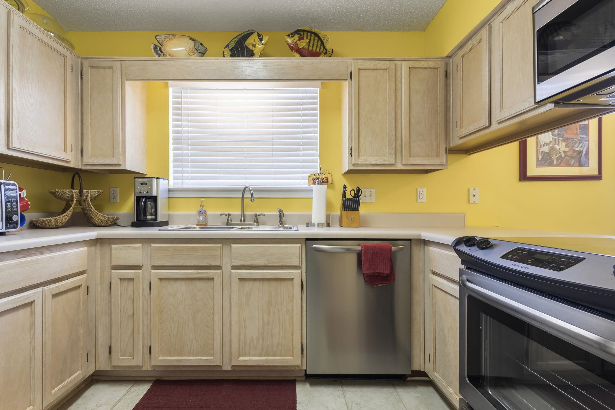 7946 Audubon Drive Foley, AL 36535 - Photo 11 of 25 Kitchen