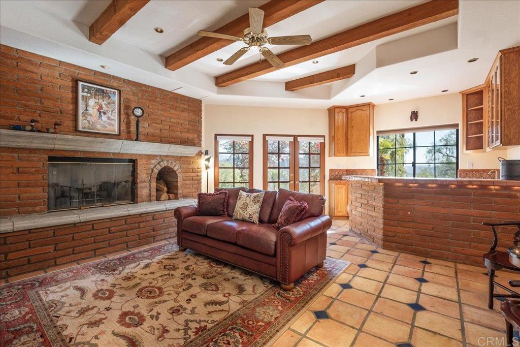 3577 Stonegate Place Fallbrook, CA 92028 - Photo 15 of 60 Room has a window to utilize during entertaining at the pool and patio areas.