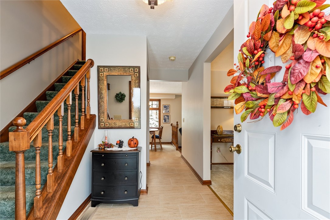 11 Tree Top Lane West Henrietta, NY 14586 - Photo 2 of 50