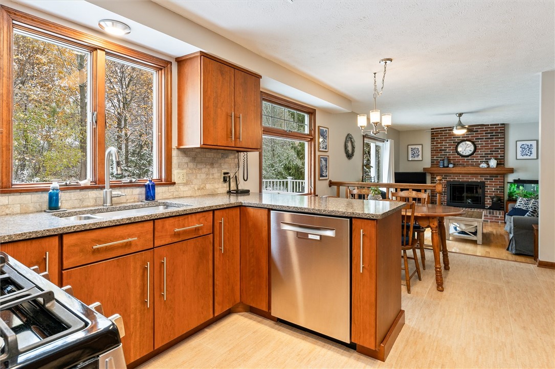 11 Tree Top Lane West Henrietta, NY 14586 - Photo 10 of 50