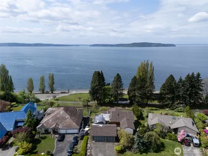 $795,000 | 92 Tatoosh Place, Steilacoom, WA 98388