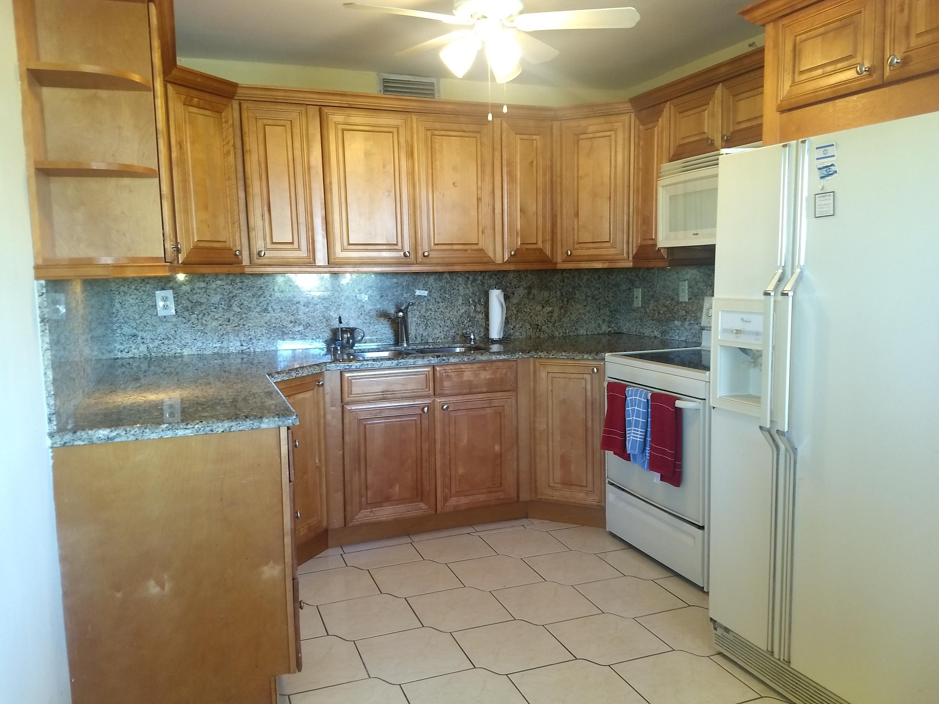 3027 Wolverton East Boca Raton, FL 33434 - Photo 4 of 15 Bright kitchen