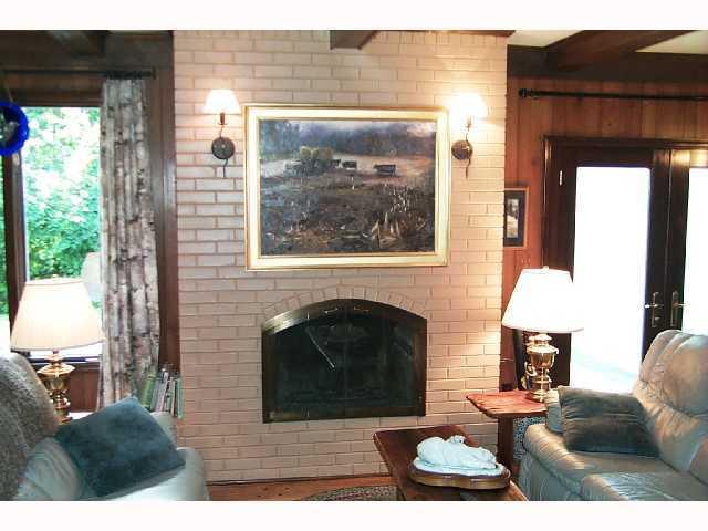 8118 Spring Mill Road Indianapolis, IN 46260 - Photo 7 of 11 Gallery Image 7