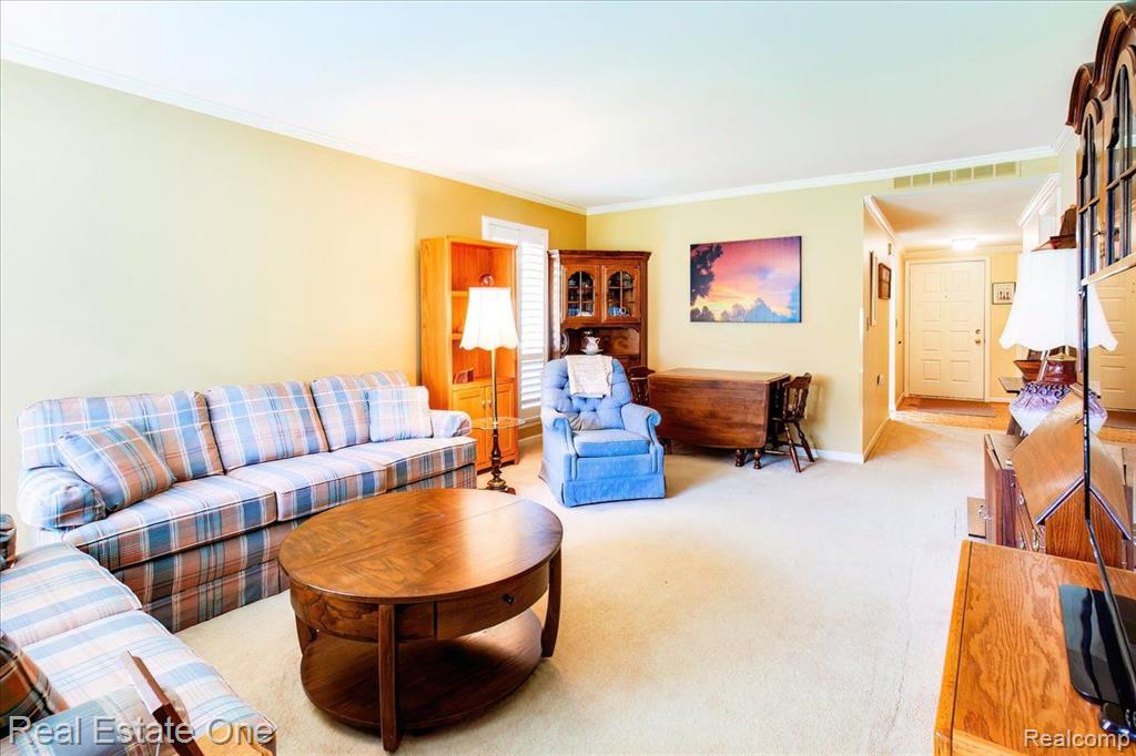951 Wexford Way Rochester Hills, MI 48307 - Photo 7 of 46