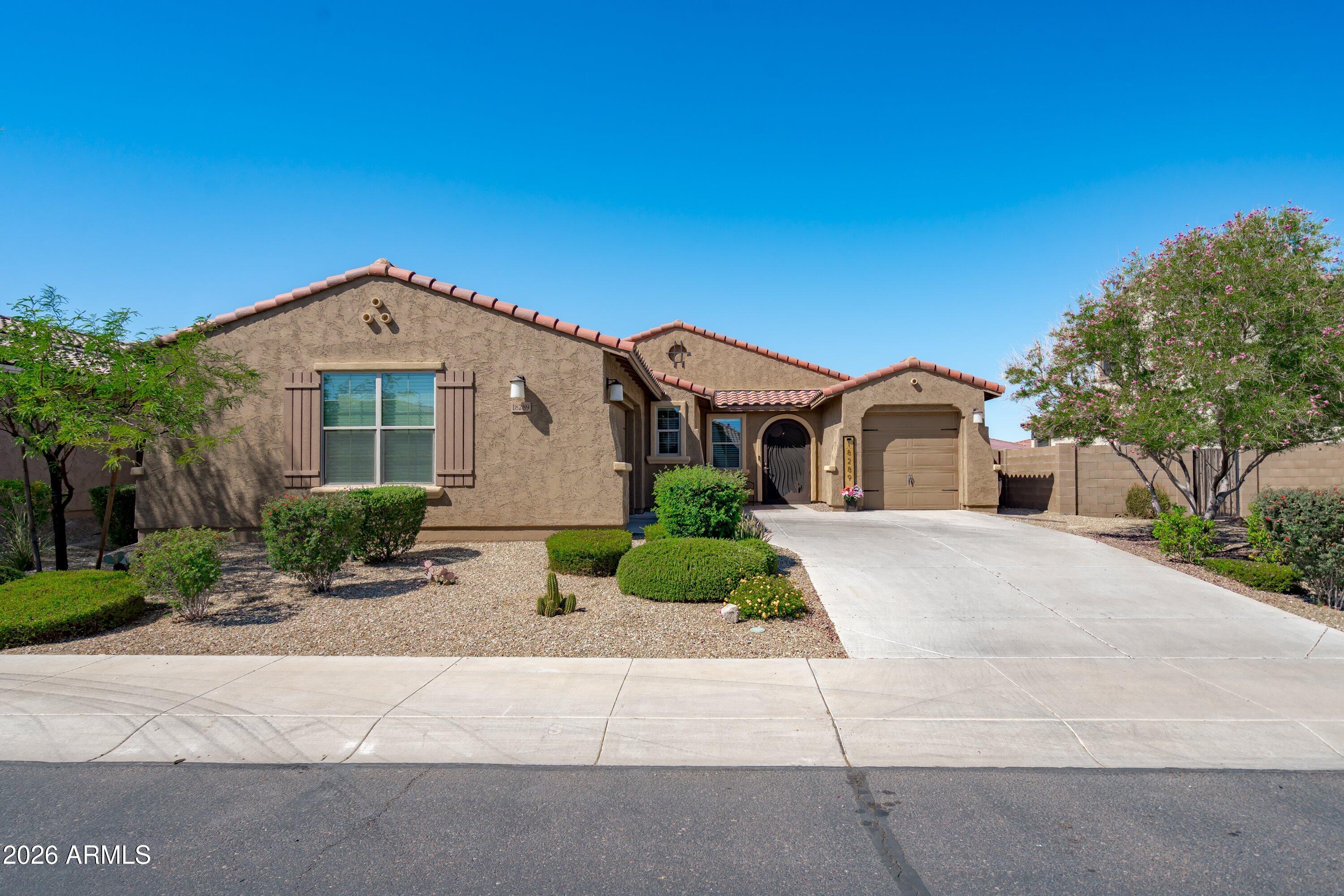 18289 West Raven Road Goodyear, AZ 85338 - Photo 4 of 92