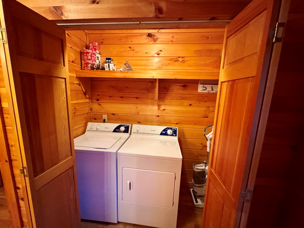 162 Toccoa Overlook Lane Blue Ridge, GA 30513 - Photo 17 of 39 a utility room with dryer and washer