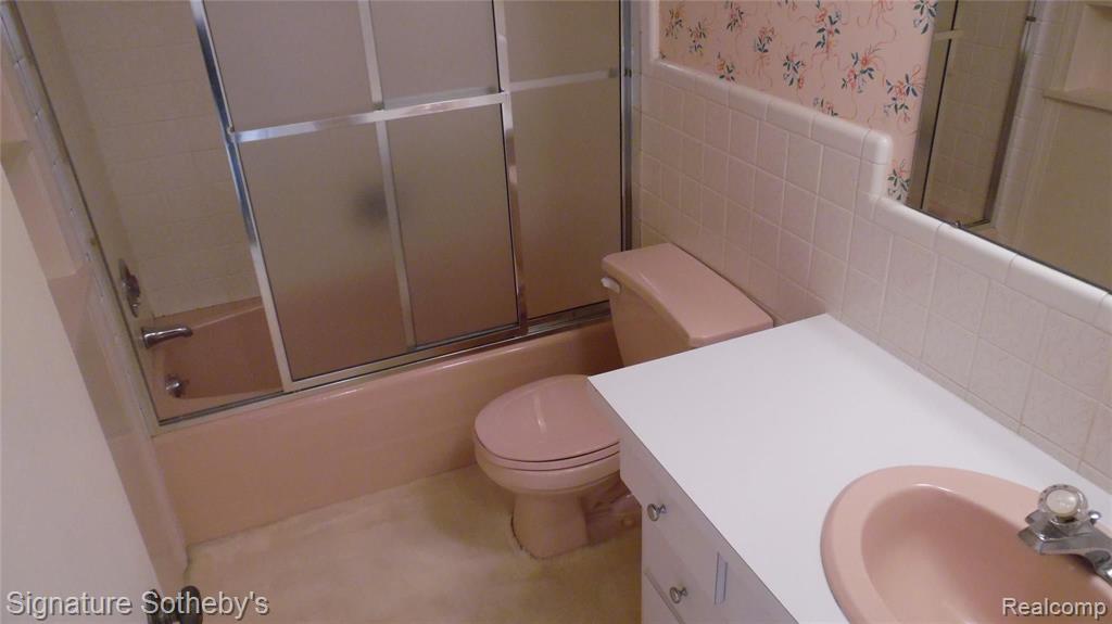 1750 Vernier Road, Unit 5 Grosse Pointe Woods, MI 48236 - Photo 18 of 33