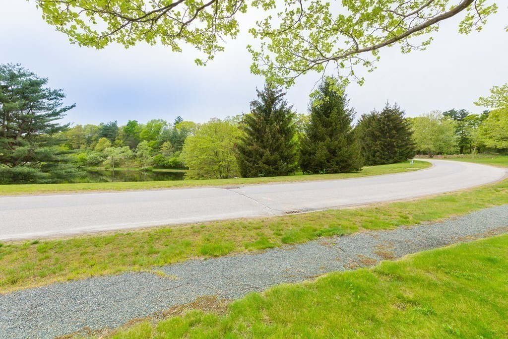 12 Fiske Pond Road Holliston, MA 01746 - Photo 3 of 6