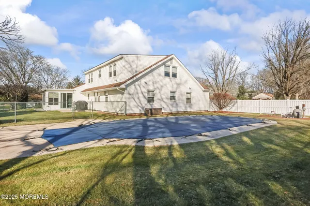 a picture of a lake view