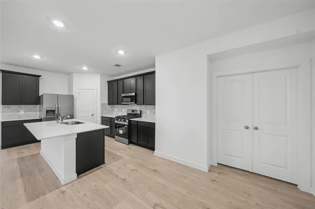 $2,400 | 30706 Windermere Peaks Lane, Fulshear, TX 77494