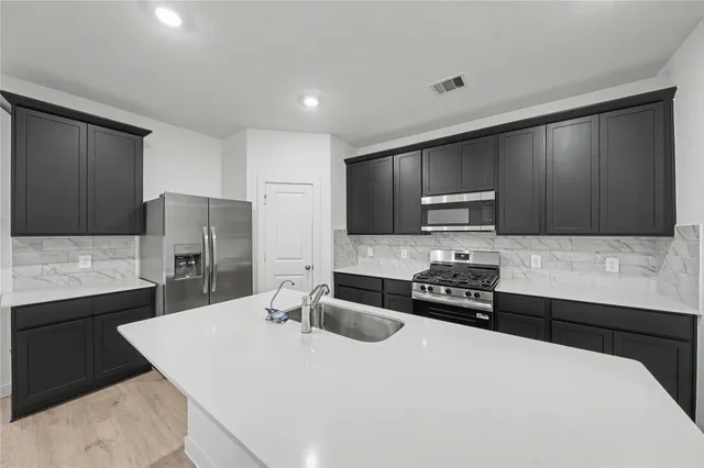 $2,400 | 30706 Windermere Peaks Lane, Fulshear, TX 77494