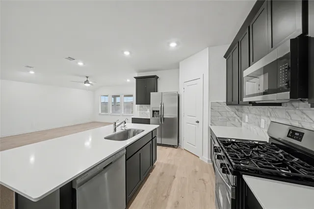 $2,400 | 30706 Windermere Peaks Lane, Fulshear, TX 77494