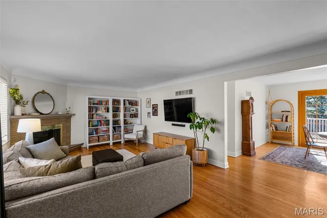 $475,000 | 11842 Sunlind Drive, Sunset Hills, MO 63127