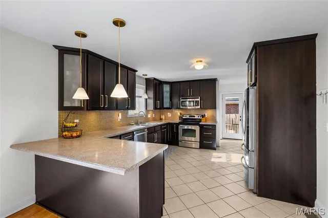 $475,000 | 11842 Sunlind Drive, Sunset Hills, MO 63127