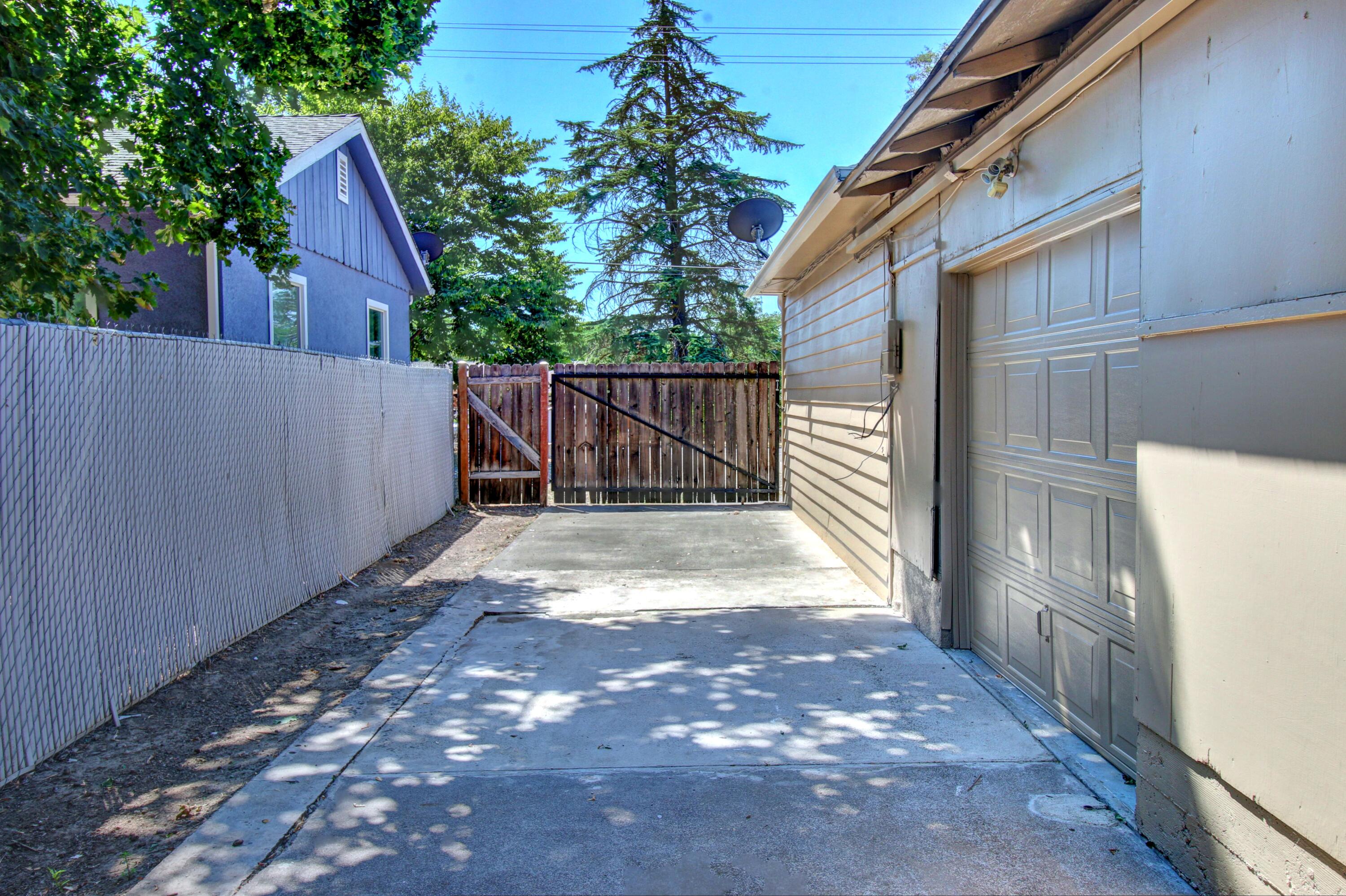 1301 Spring Street Medford, OR 97504 - Photo 29 of 35 IMG_5662_3_4_tonemapped