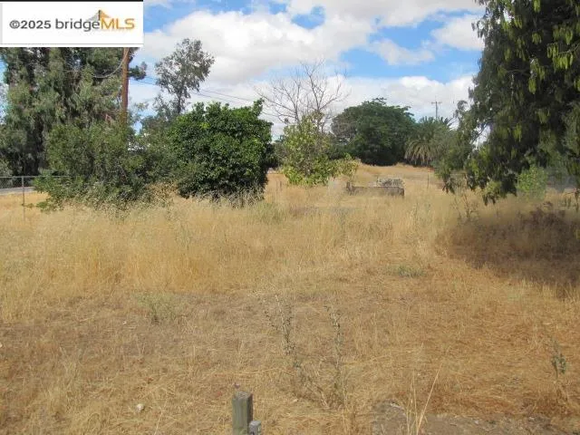 $335,000 | 1943 South Ranchero Road, Valley Springs, CA 95252