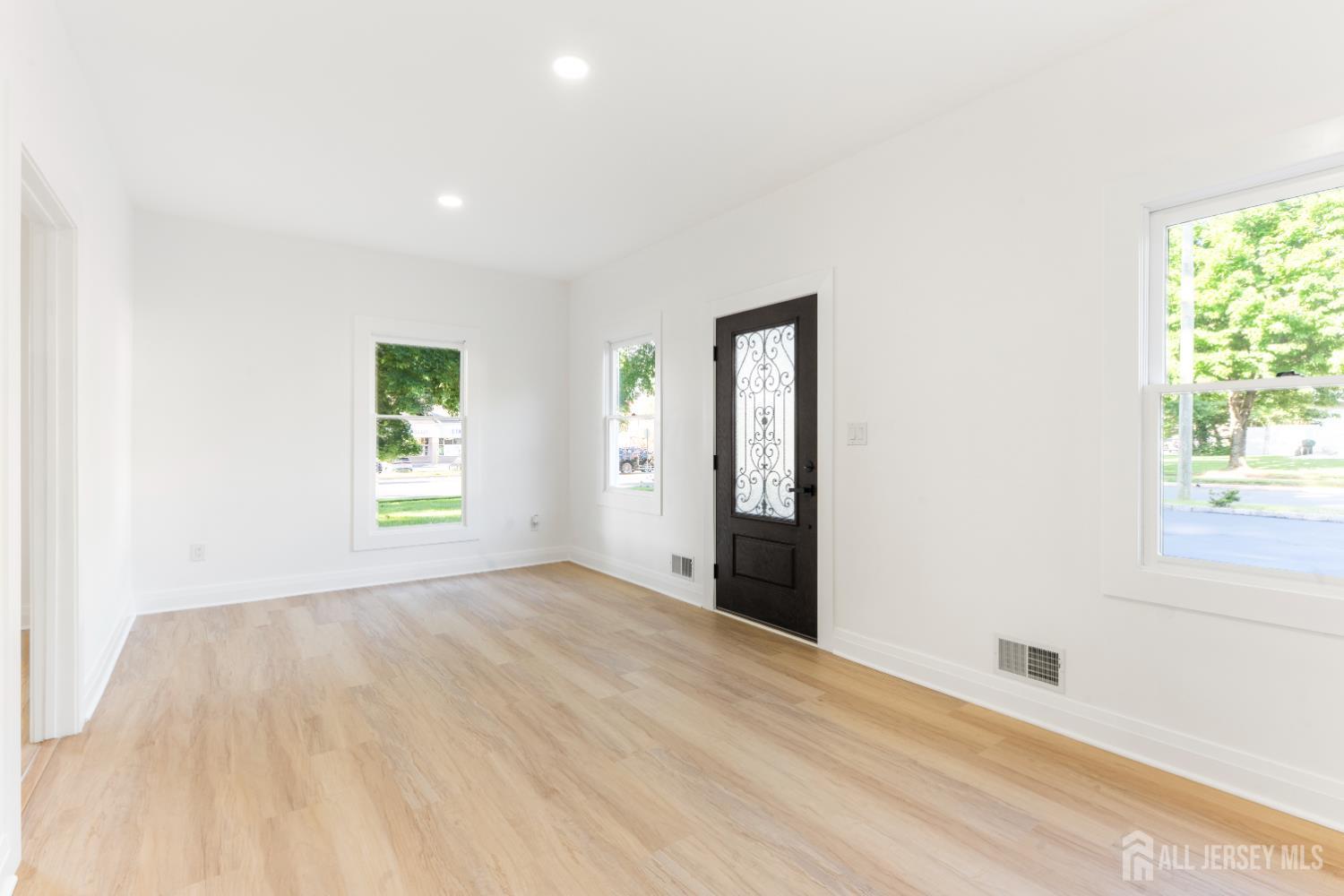 975 Inman Avenue Edison, NJ 08820 - Photo 29 of 62