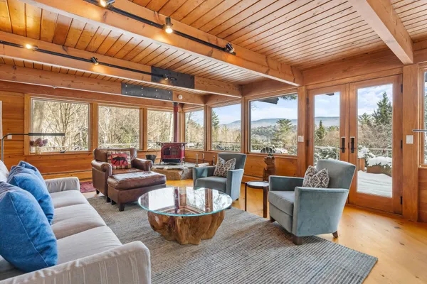 $1,725,000 | 190 Upper Pines Road, Warren, VT 05674