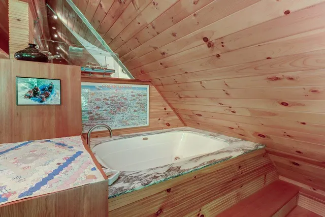 $1,725,000 | 190 Upper Pines Road, Warren, VT 05674