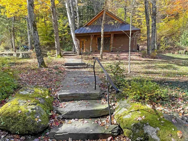 $1,725,000 | 190 Upper Pines Road, Warren, VT 05674