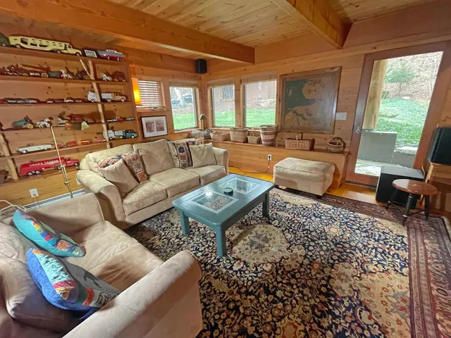 $1,725,000 | 190 Upper Pines Road, Warren, VT 05674