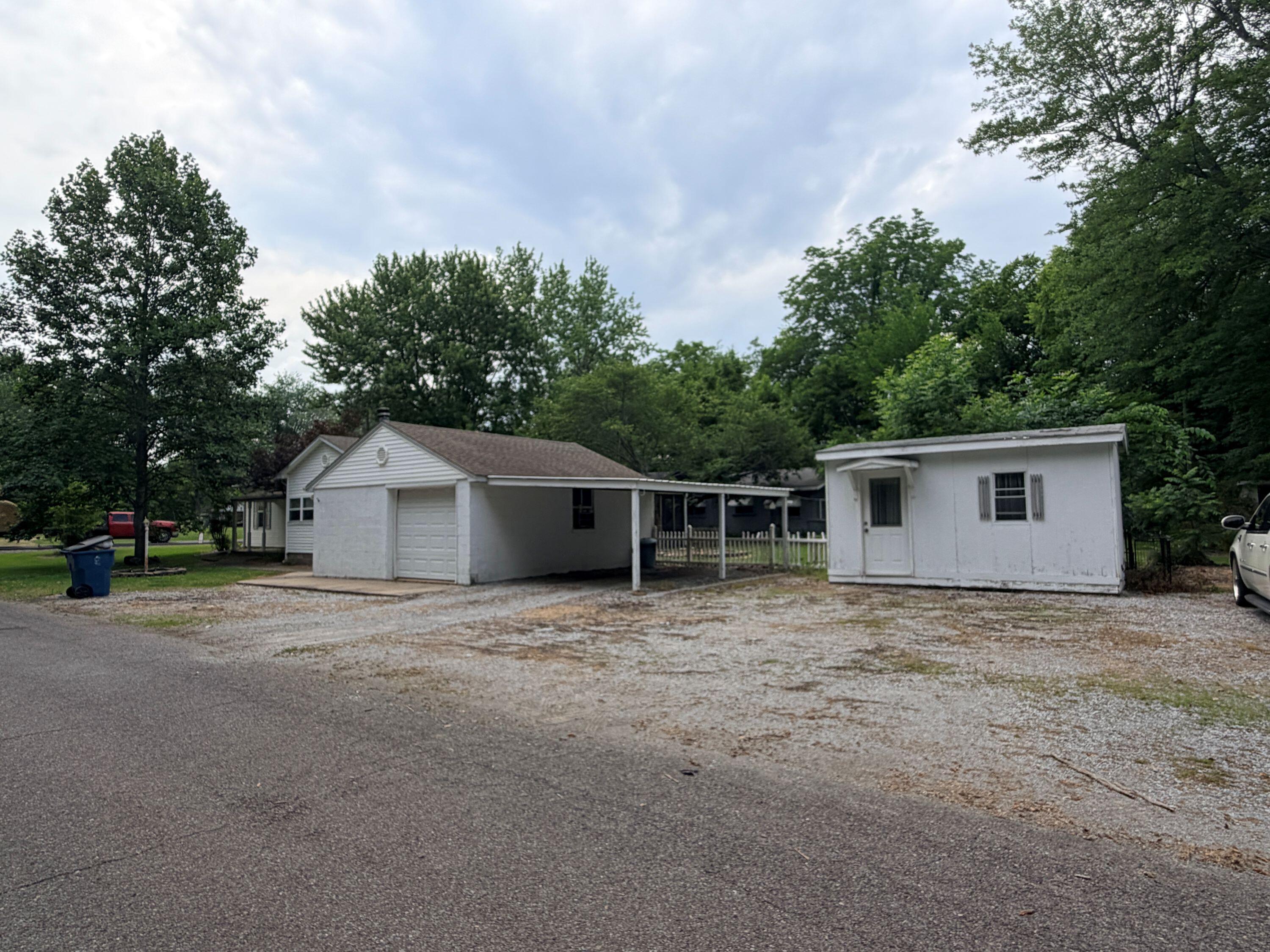 12901 Woodville Road Kevil, KY 42053 - Photo 15 of 26 Garage & Shed