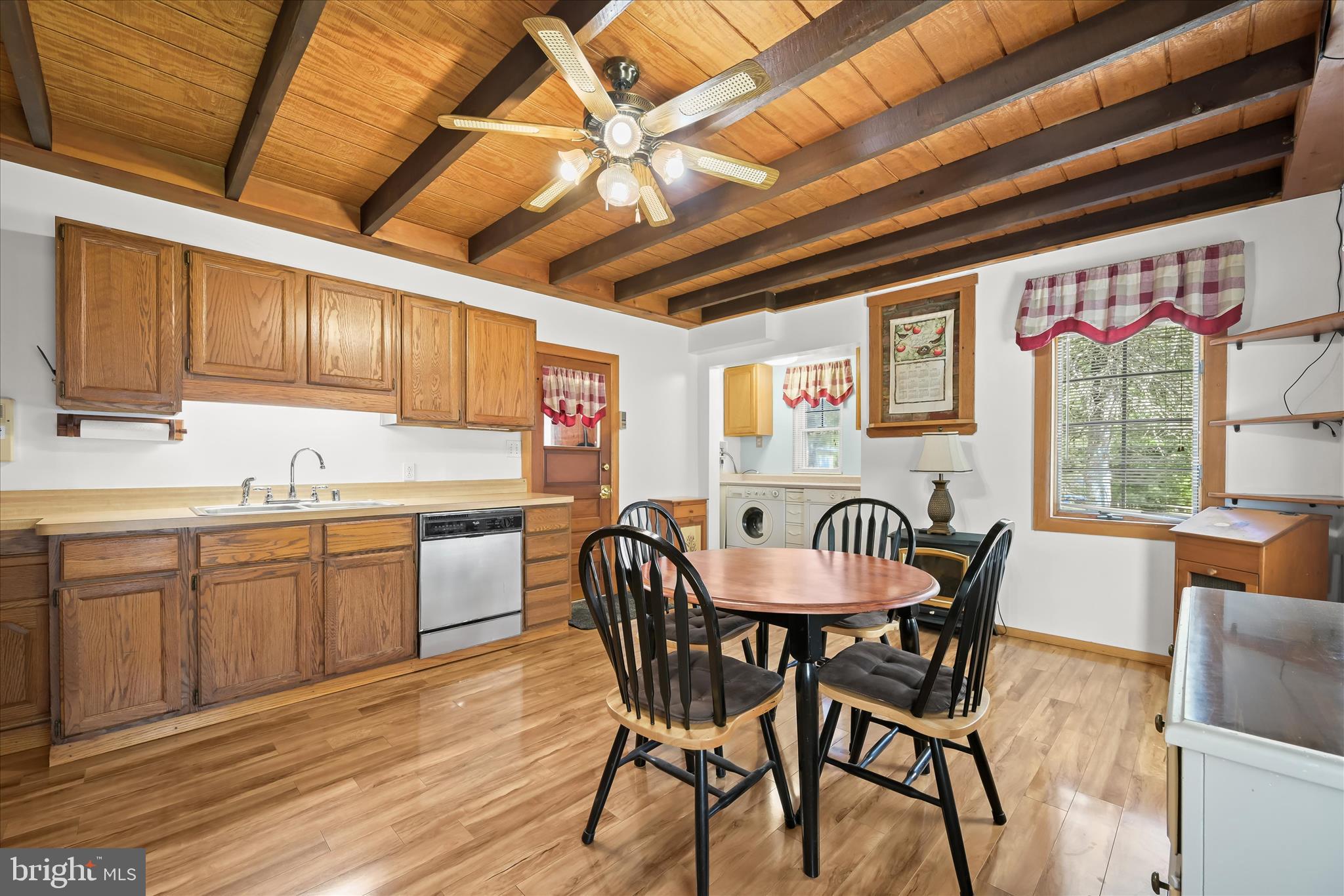 13190 Folly Quarter Road Ellicott City, MD 21042 - Photo 22 of 52 Eat-in kitchen with breakfast area
