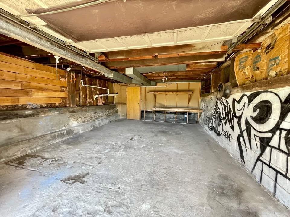 916 Main Street East Rural Valley, PA 16249 - Photo 18 of 32 a view of a porch with a table and chairs