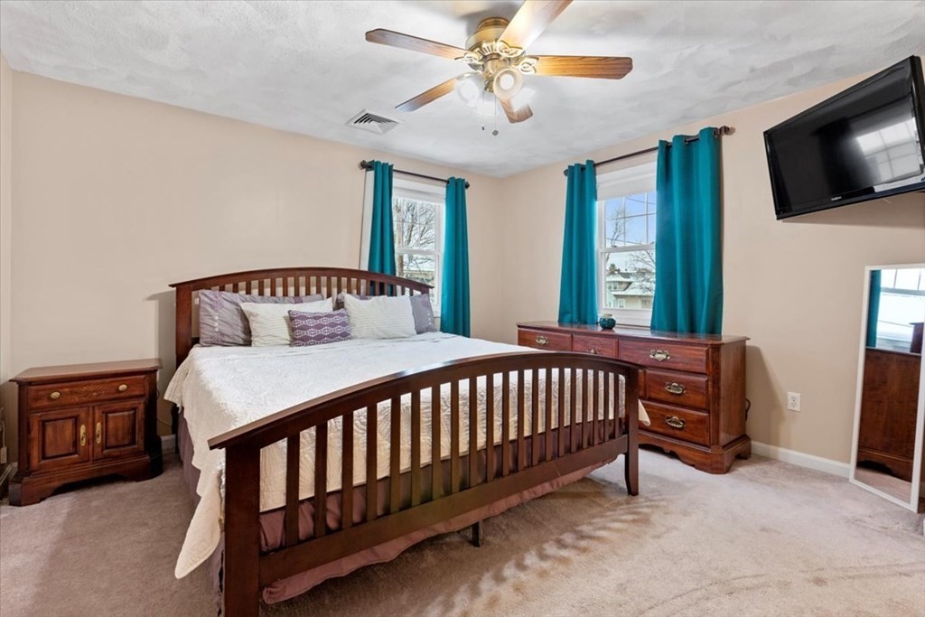 22 Ellsworth Road Peabody, MA 01960 - Photo 8 of 17 Gallery Image 8