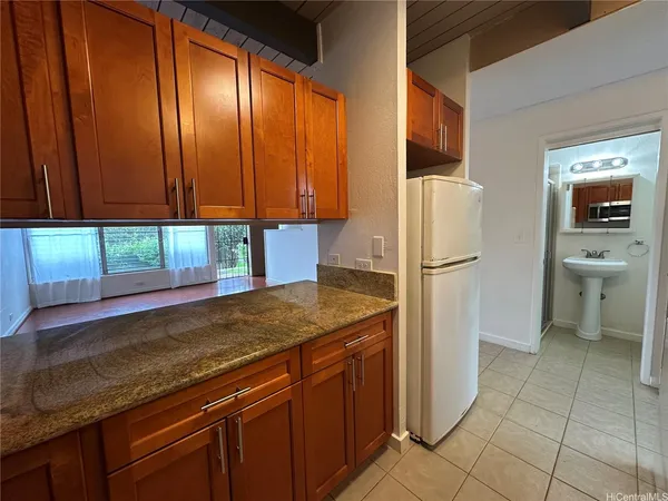 $2,750 | 4894 Kilauea Avenue, Unit 3, Honolulu, HI 96816